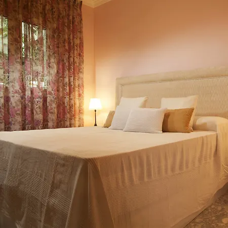 Apartahotel Livescape Playa Rocio Marbella