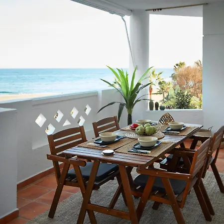 アパートホテル Livescape Playa Rocio 4*